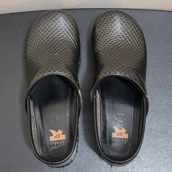 Dansko XP Professional Black Snake Skin Pattern Comfort Clogs Women's Sz 41 / 11 - Picture 1 of 15